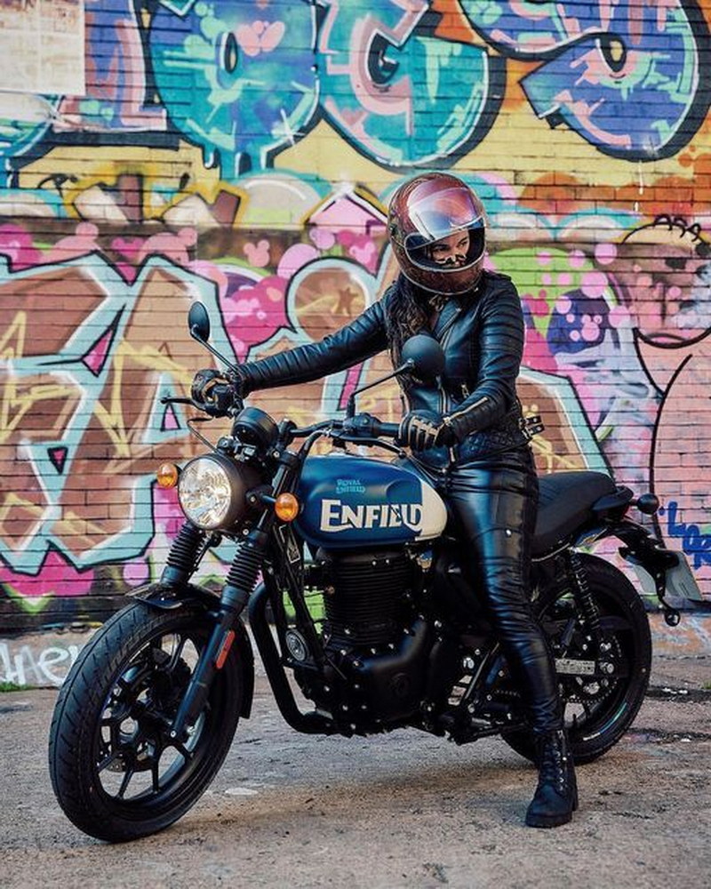 Ukázka stylu focení Royal Enfield Promoteam 4