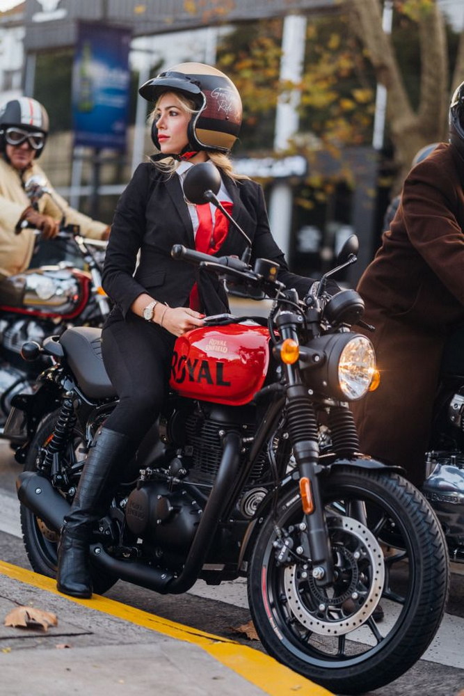 Ukázka stylu focení Royal Enfield Promoteam 5