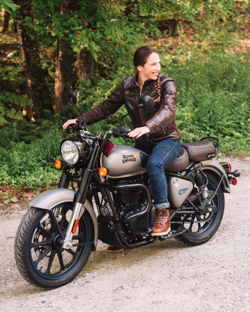Ukázka stylu focení Royal Enfield Promoteam 9